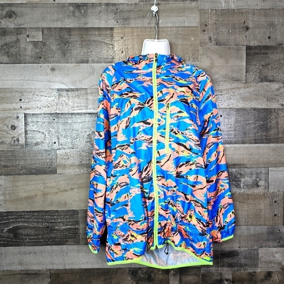 NIKE Women's Packable Camouflage Trail Running Jacket - Picture 2 of 7